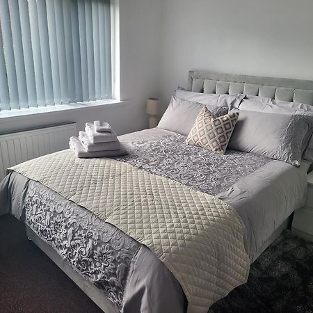 Spacious & Cosy Holiday Home In Манчестър Екстериор снимка